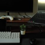 Idei simple pentru a-ți organiza eficient spațiul de lucru acasă